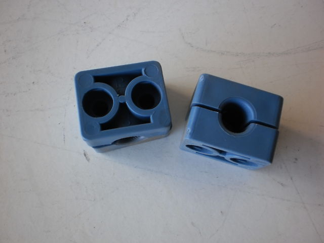 748&nbsp;-&nbsp;HOSE HOLDER PAIR SINGLE 12MM