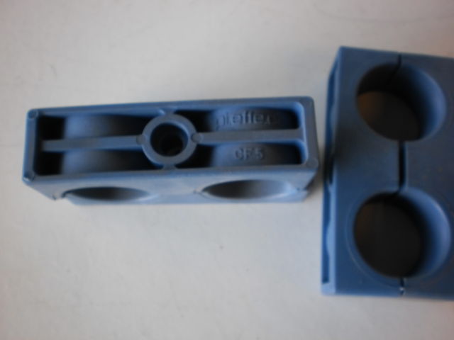 790&nbsp;-&nbsp;HOSE HOLDER SET DOUBLE 35MM